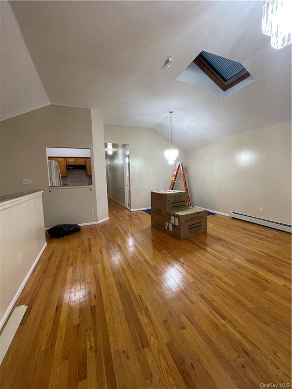 Welcome to Throgsneck area of the Bronx This Renovated 3 bedroom 2 full bathroom.