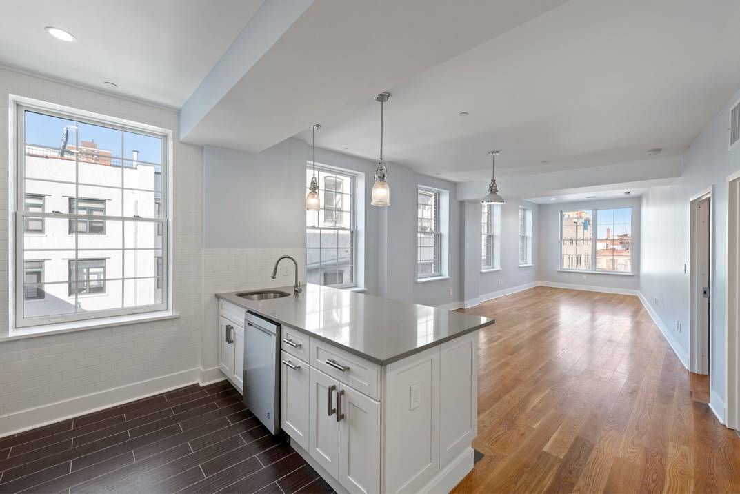 Piano Factory Lofts Enormous 1, 182 square foot 1 bedroom, 2 bath loft Reminiscent of a true home, the lofts at 25 Lex break the mold of what your typical ...
