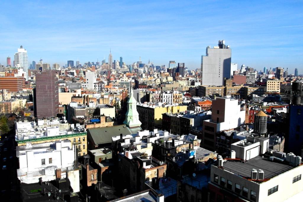 Amazing open views from Chinatown, Soho, and the Lower East Side all the way to midtown and beyond !