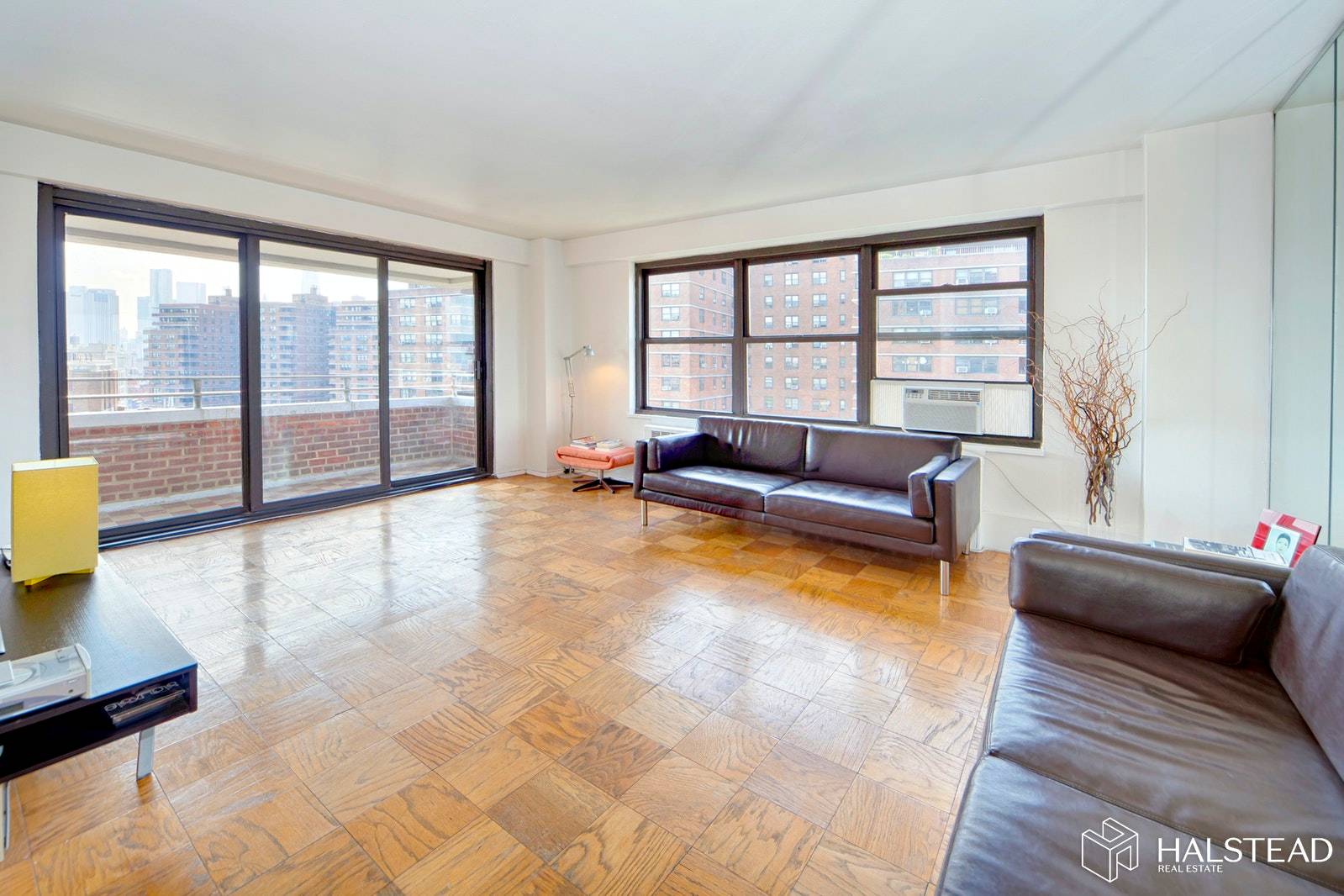 EASY TO SHOW VIA VIDEO, FACETIME OR LEAVING DOOR UNLOCKED FOR A PRIVATE, IN PERSON SHOWINGMuch sought after rare to market corner layout with open views from every room !