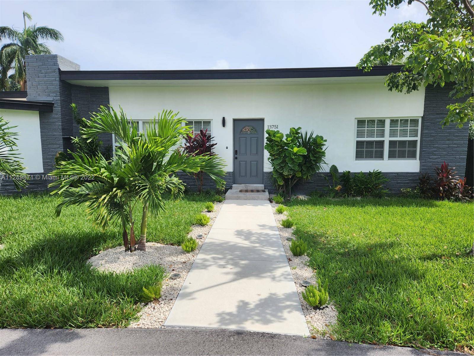 Tastefully done, fully renovated and fully furnished house in Biscayne Gardens.