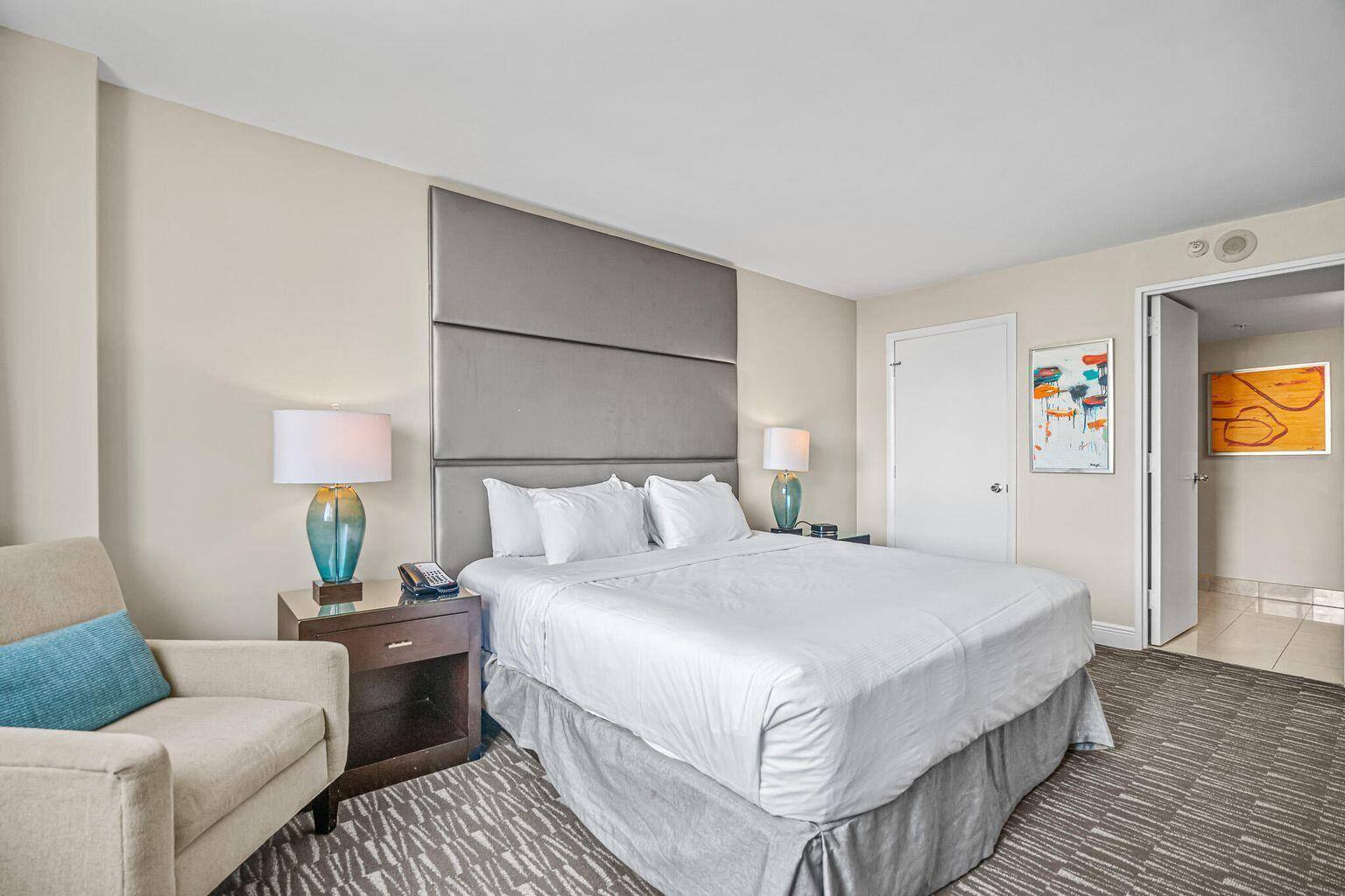 Wake up to amazing views of the intracoastal and the ocean from your 1 bedroom, 1 bathroom Suite.