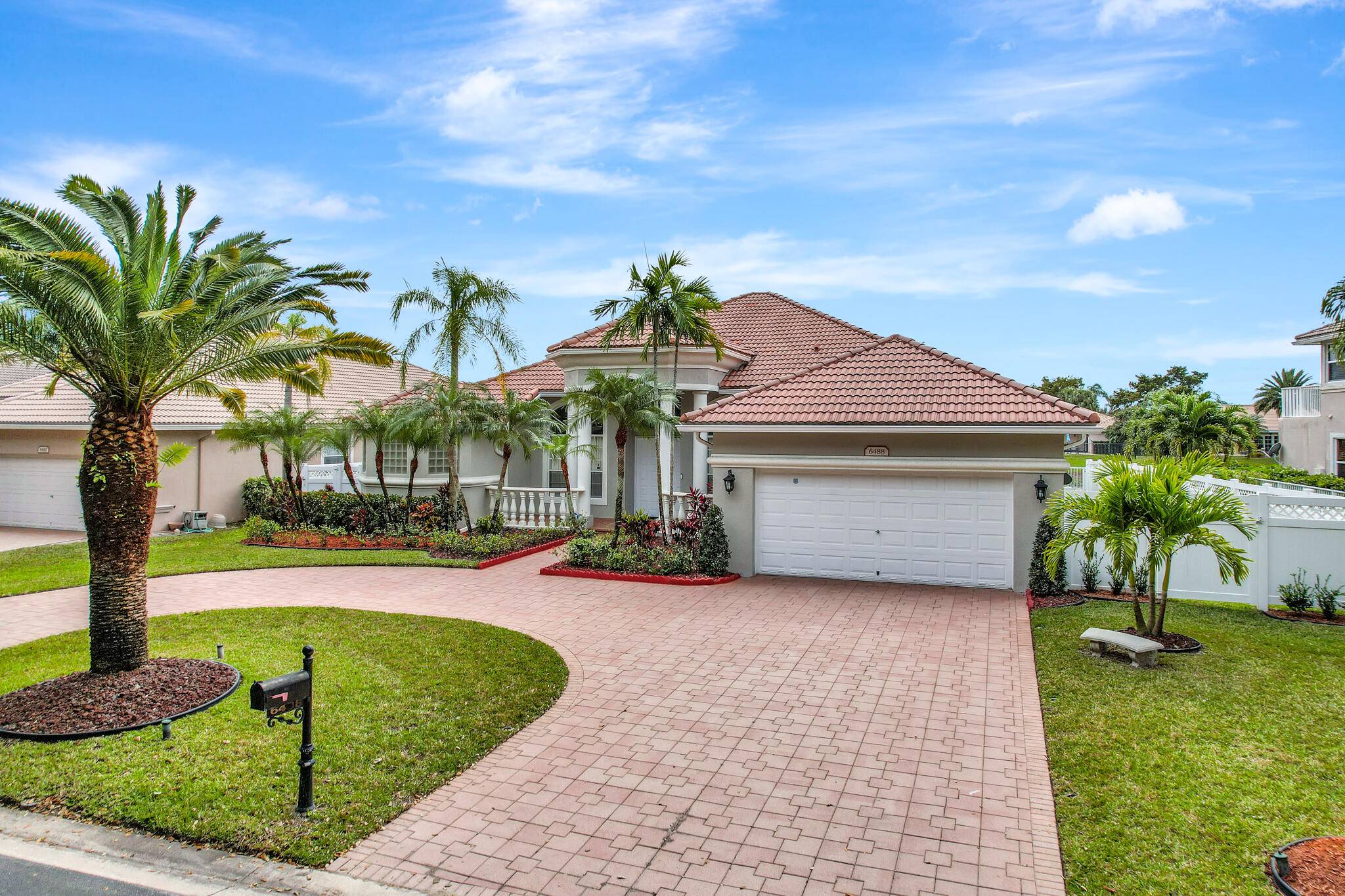 This stunning 1 story 4 bedroom 3 bathroom Office is the perfect oasis for privacy, relaxation and entertaining Lakefront Pool home in 24 hours manned gated inside Grand Reserved community ...