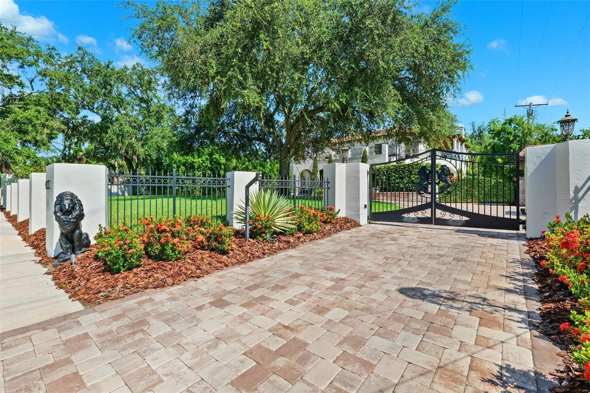 Private, electric gate