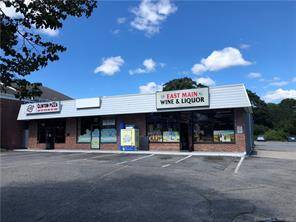 Great retail location with great visibility and a daily traffic count of 9, 700 in the of the Clinton business district.