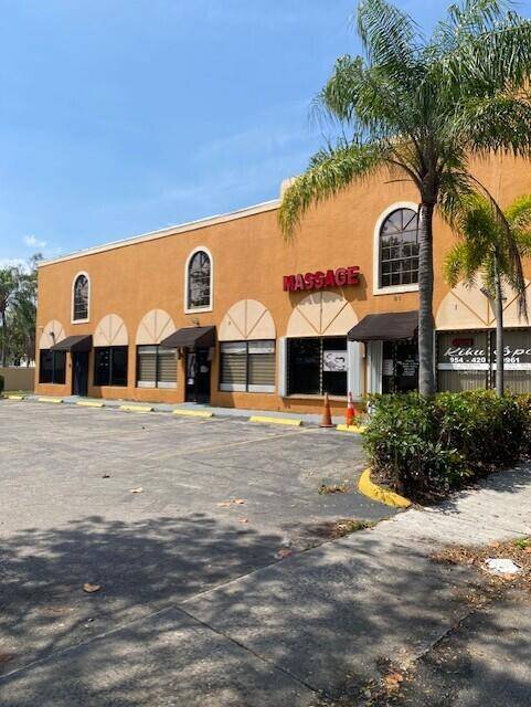 Excellent east Deerfield Beach location in a small strip with only 3 units.