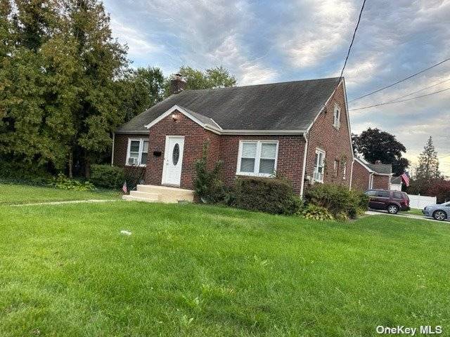 Beautiful newly decorated with 3 bedrooms and 2 full Baths, Freshly Painted Spacious Rooms, large EIK, SS Appliances, Hardwood Floors, Basement Laundry Storage, Lovely Large Yard, Garage with long driveway, ...