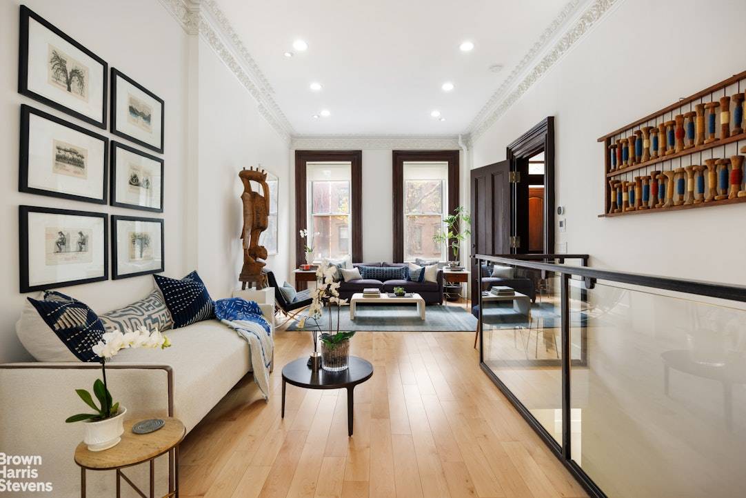 This Carroll Gardens townhouse is situated on a 100' lot, built 20x50 on the first 2 floors, and 20x40 on the upper floors.