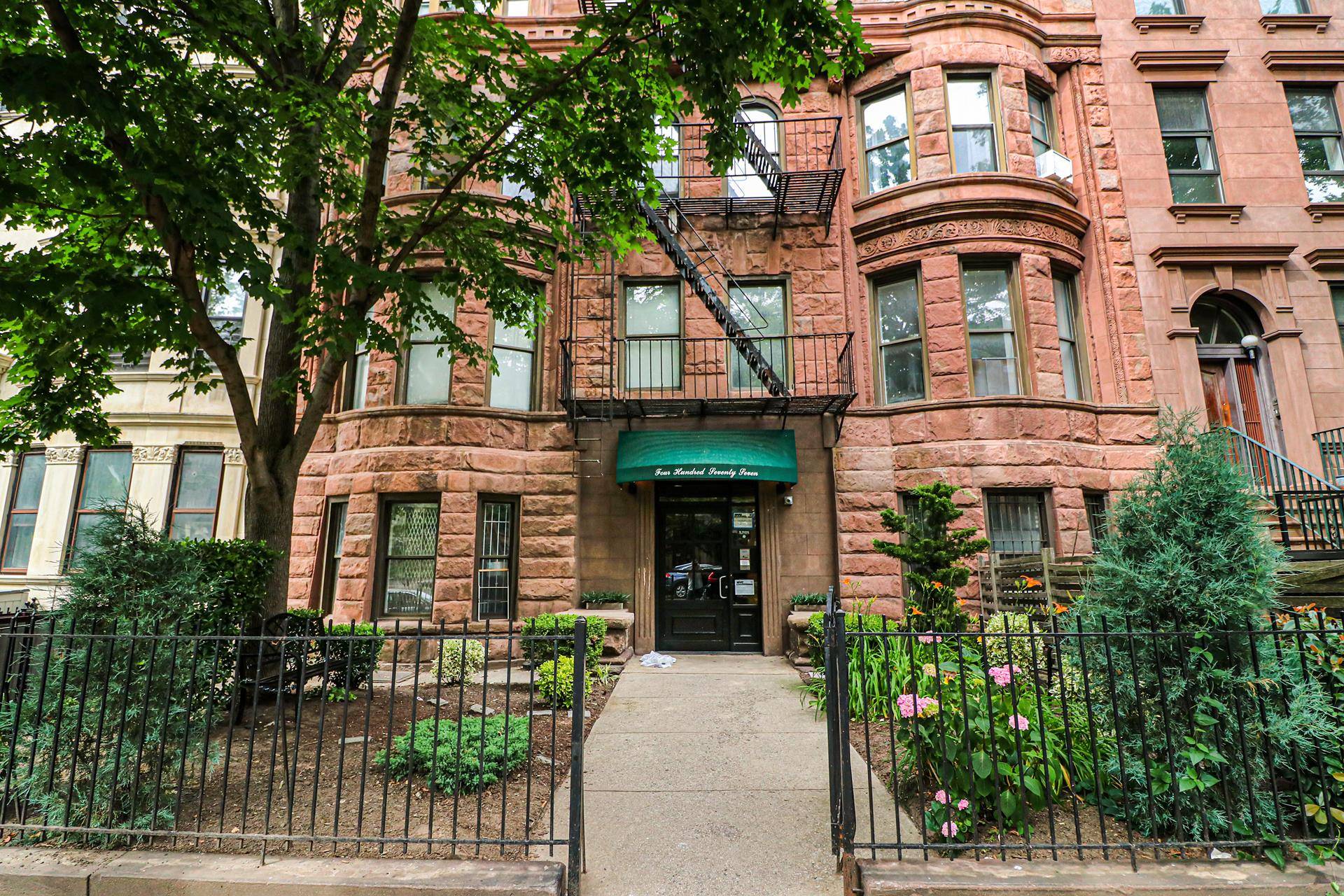 No Broker Fee ! Situated in a beautiful brownstone walk up get ready to call this renovated 1 bedroom with storage loft in Park Slope your new perfect home !