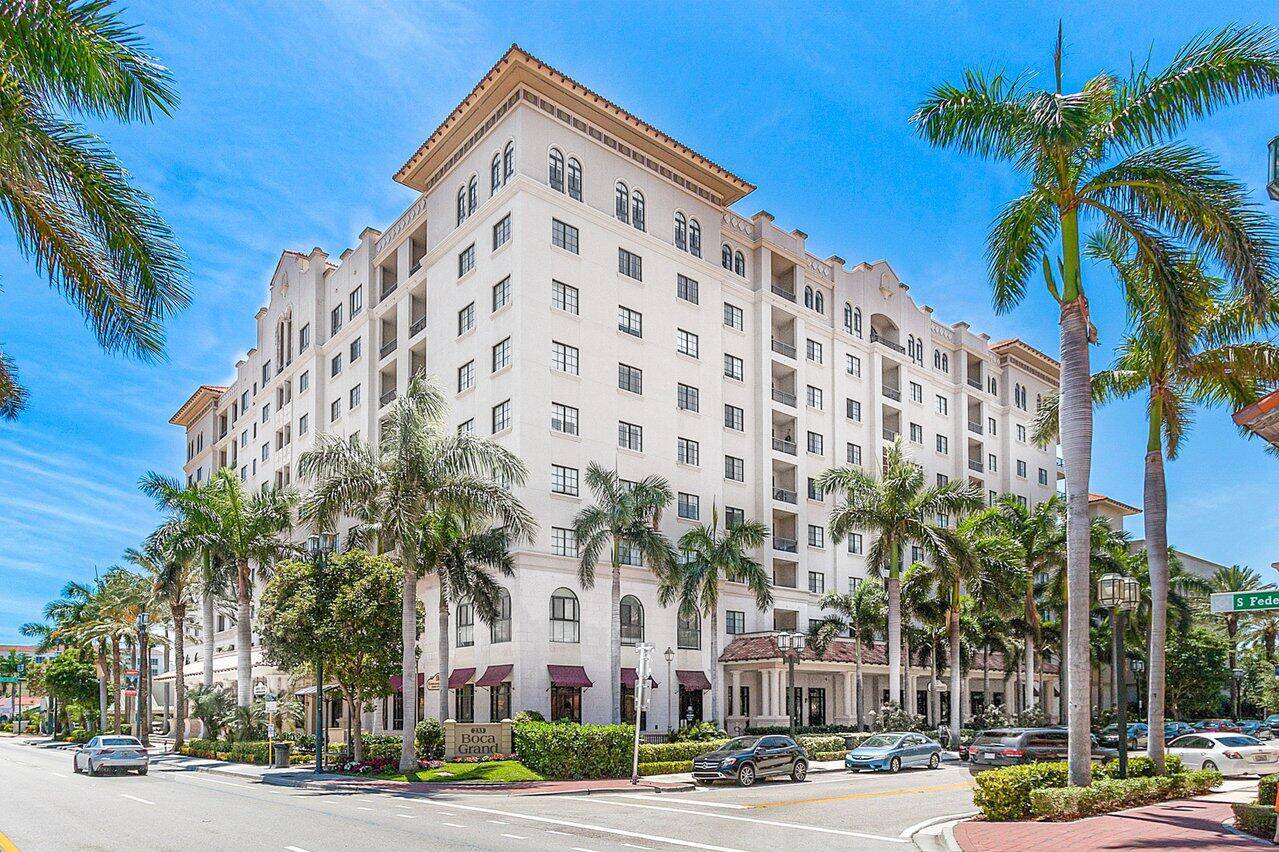 Located in the heart of Boca located close to the best of everything.