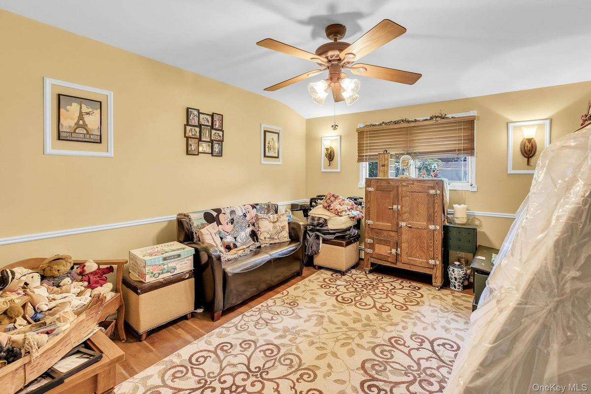Large Bedroom