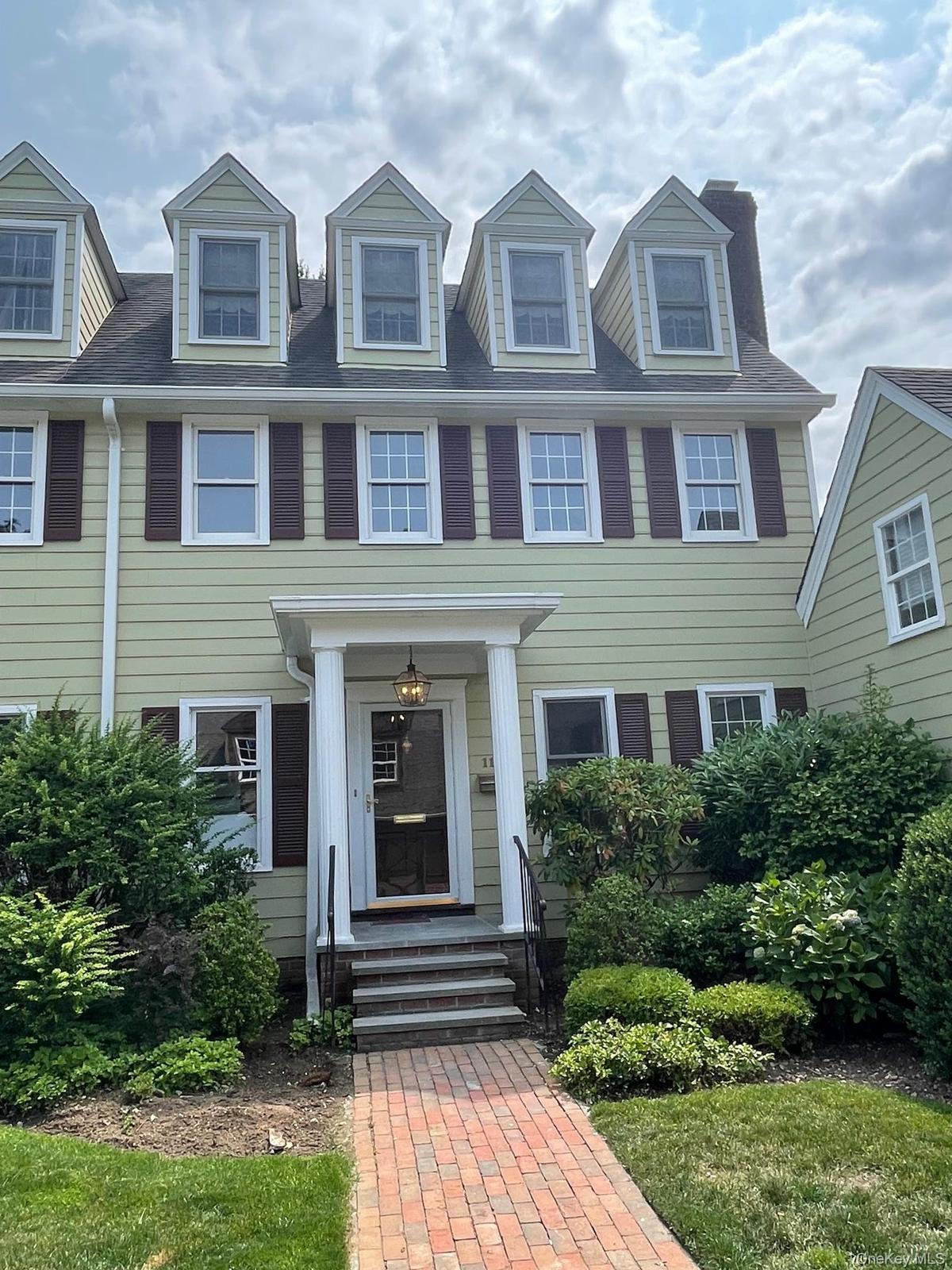 Charming renovated Duke of Gloucester Condo