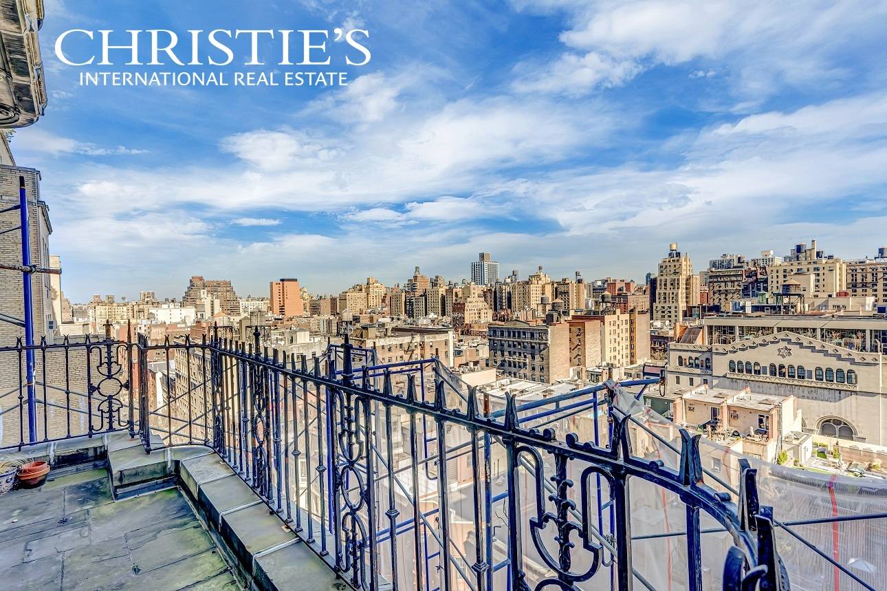 Residence 11K is a rare opportunity to live at one of the most coveted addresses on the Upper West Side.