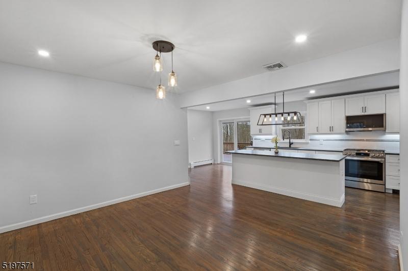 Dining Room to kitchen