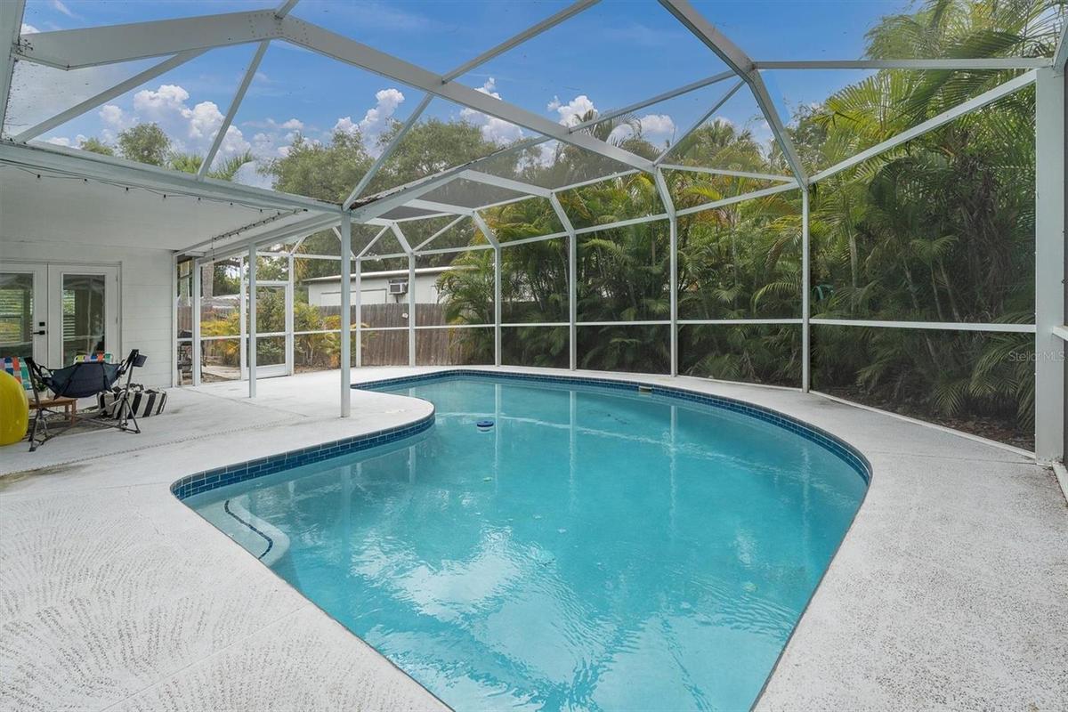 Screened-In Pool