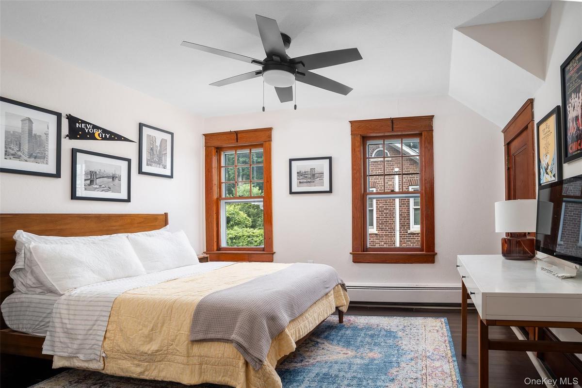 Queen/king sized bedroom with 2 closets.