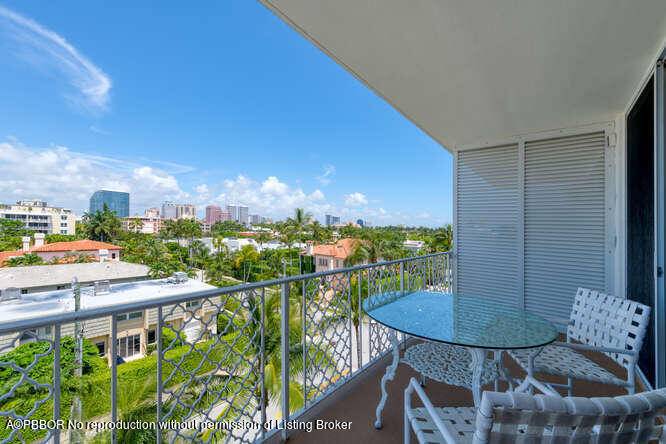 Sunny and bright 2 bedroom 2 bath corner apartment located on the top floor of the Island House now available for a 2022 seasonal lease.