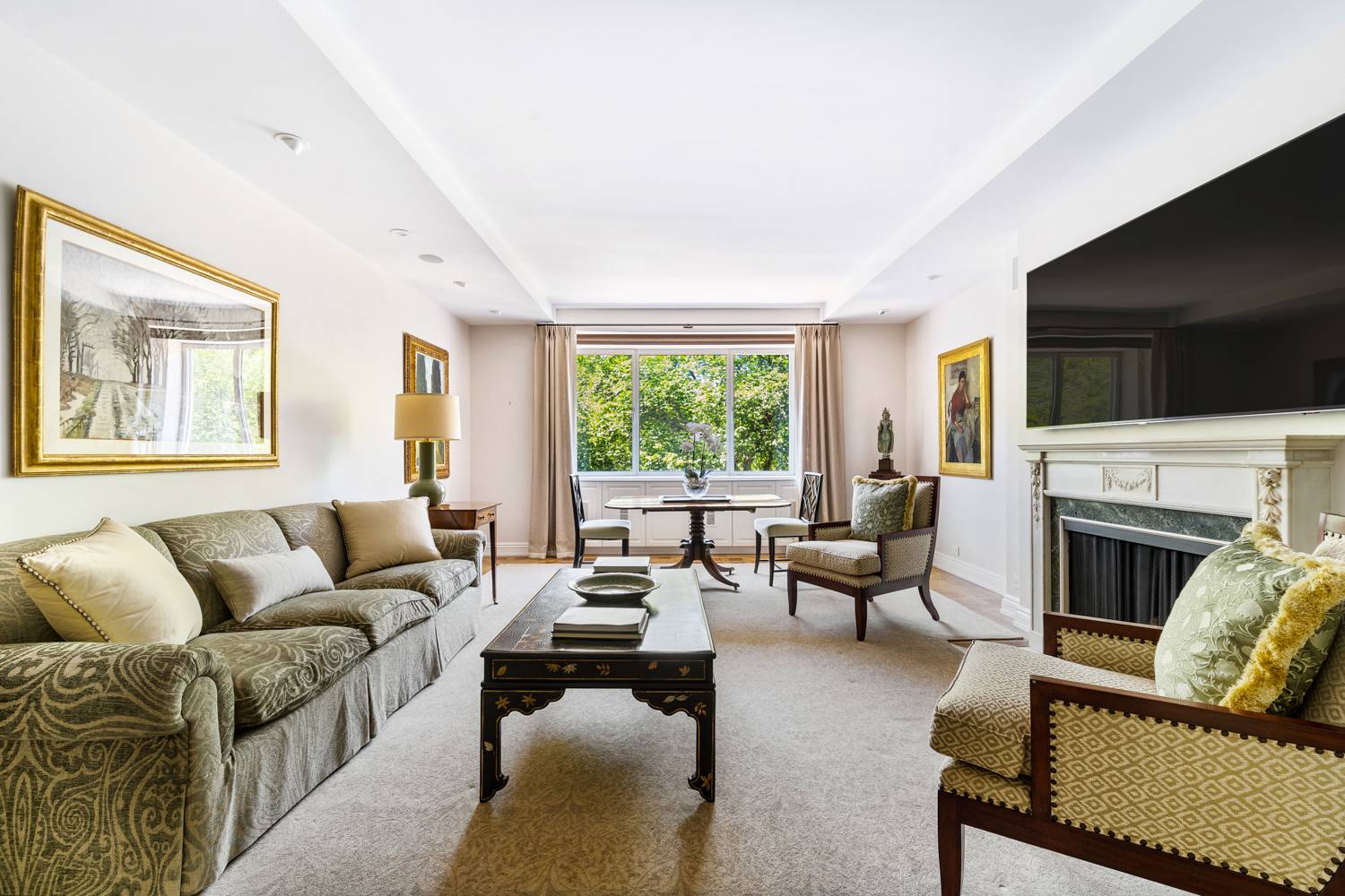 The Ultimate Luxury Apartment that checks all the boxes 3 bedrooms in the most prime location 5th Avenue and 76th Street with Central Park views from a 26.