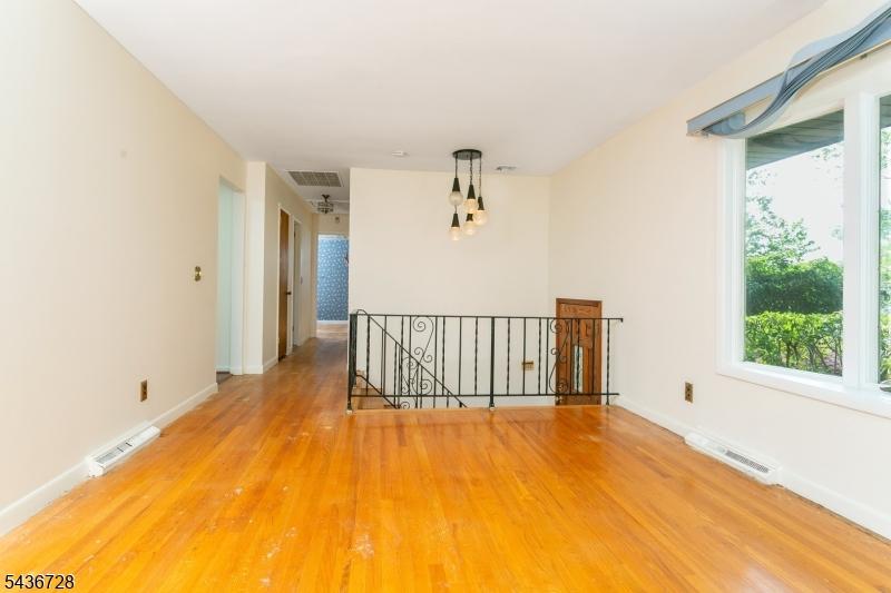 OPEN LIVING SPACE