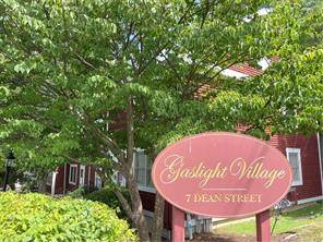 Welcome to Gaslight Village Ideal Danbury Location, close to Danbury Hospital, this condo offers easy access to shopping, schools, restaurants and all that Danbury has to offer.