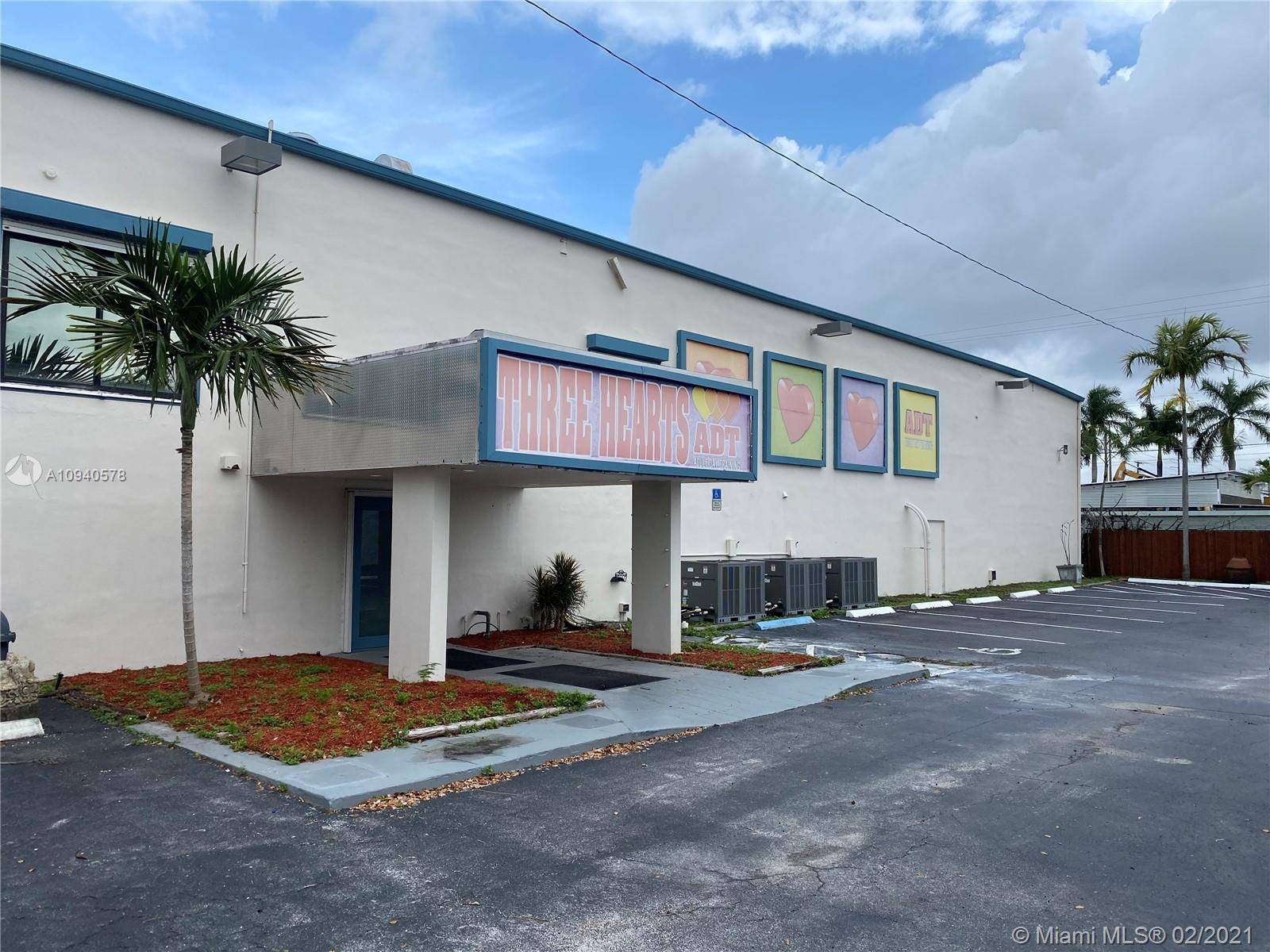 Rare opportunity to lease a fully equipped self contained freestanding office Flex building in East Hollywood Florida.