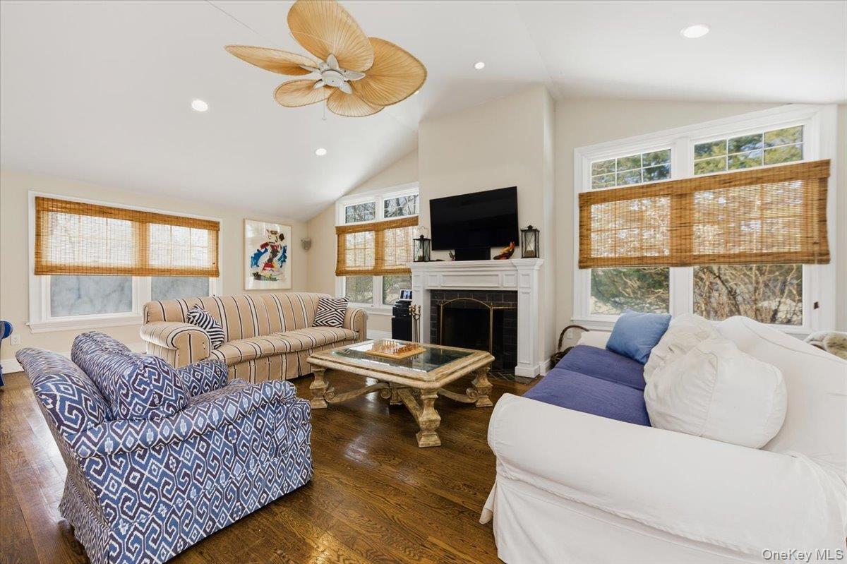 Formal Living Room w/Fireplace