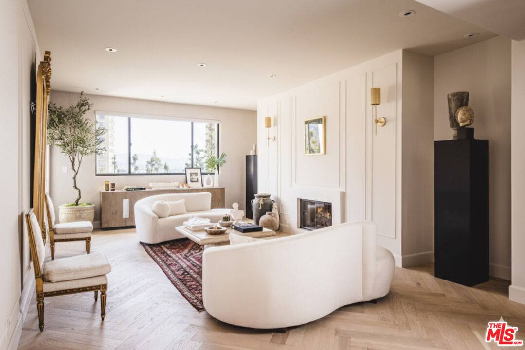 2122   Century Park Ln 2BR Beverlywood La