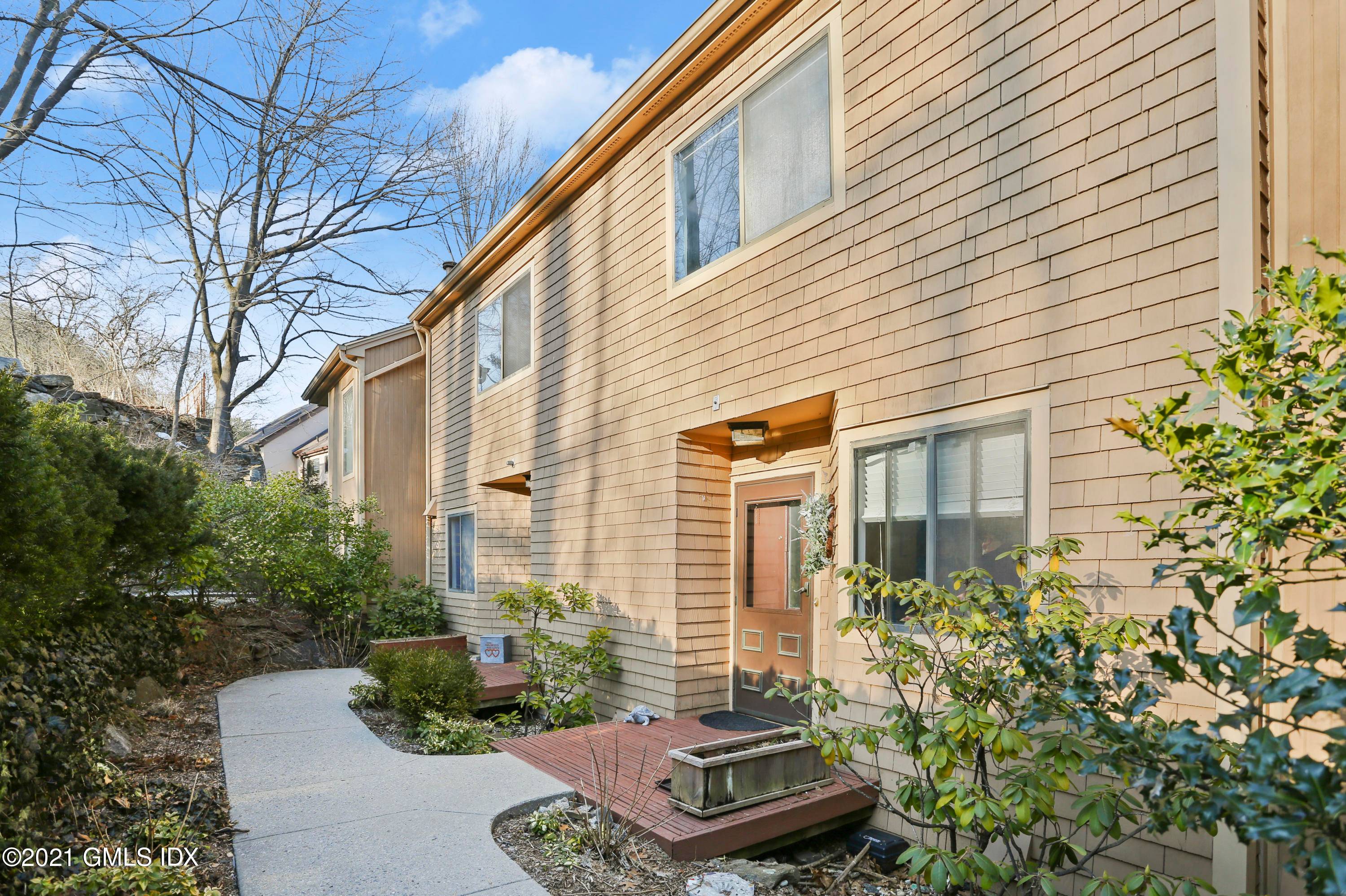 Carefree, convenient living in gracious three bedroom River West Townhome.