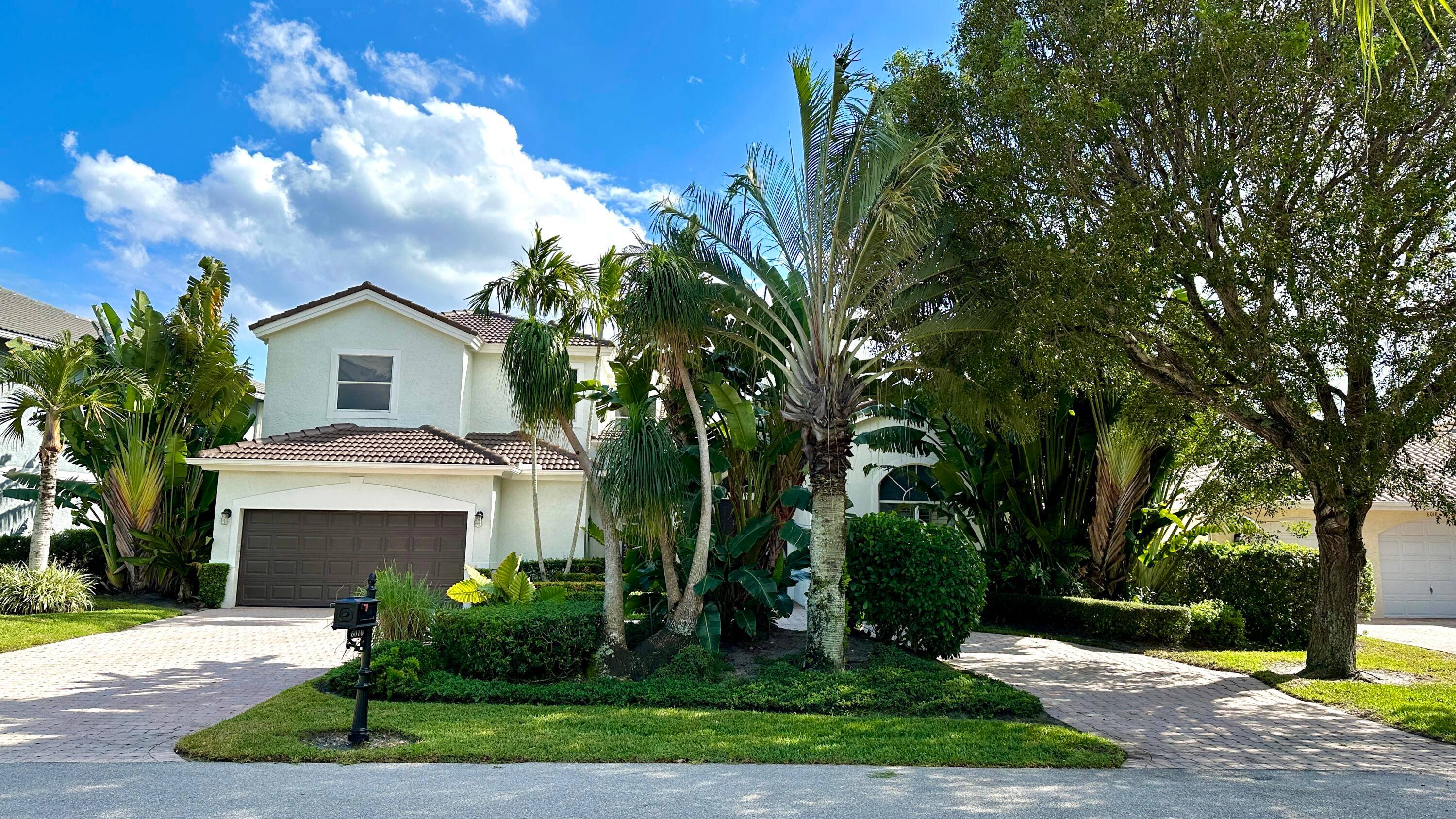 LOCATED IN BUENA VISTA AREA OF BOCA RATON SINGLE FAMILY POOL HOME WITH 2949 SQ FT UNDER AIR.