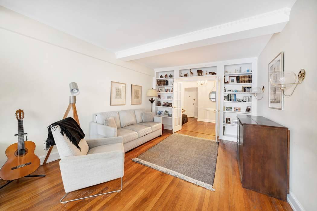 Renovated 2 bedroom, 2 bathroom residence in one of the most coveted Upper East Side locations, this delightful home enjoys triple exposures and has all the latest updates while retaining ...