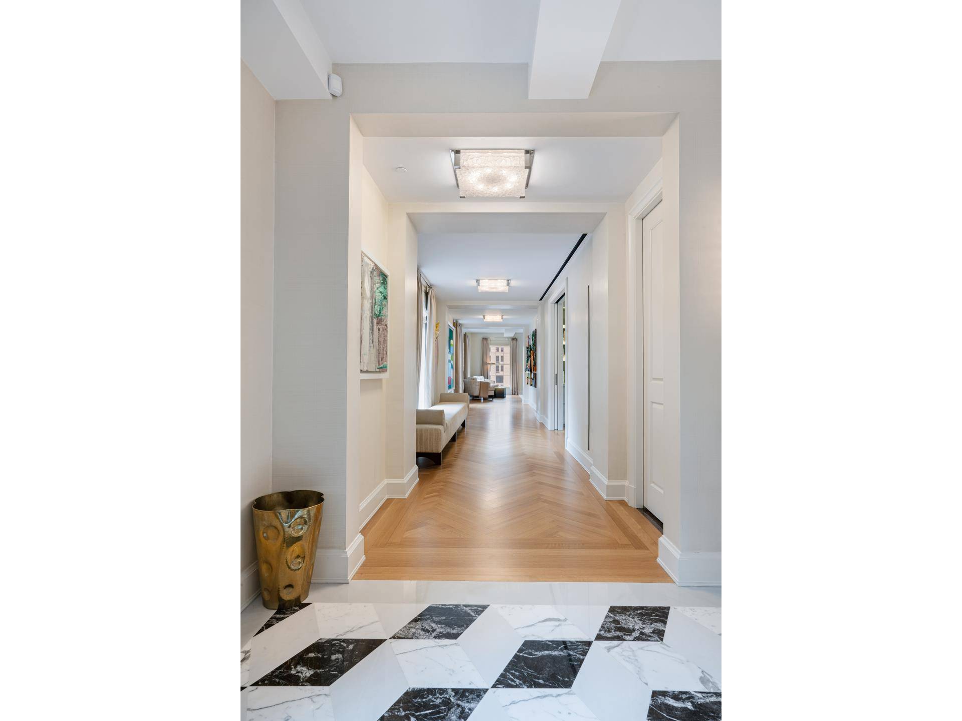 KEY TO GRAMERCY PARK ! Here's your opportunity to live in one of the most highly sought after locations, 18 Gramercy Park South, one of New York's most unique and ...