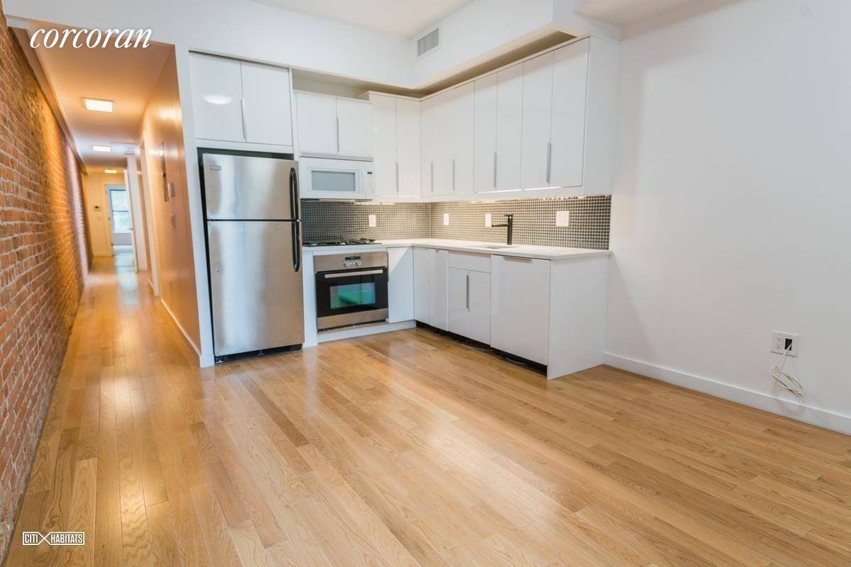 No Fee Rent a bright and spacious gut renovated 3 bedroom 2 bathroom apartment in a renewed 4 story building in vibrant Crown Heights.