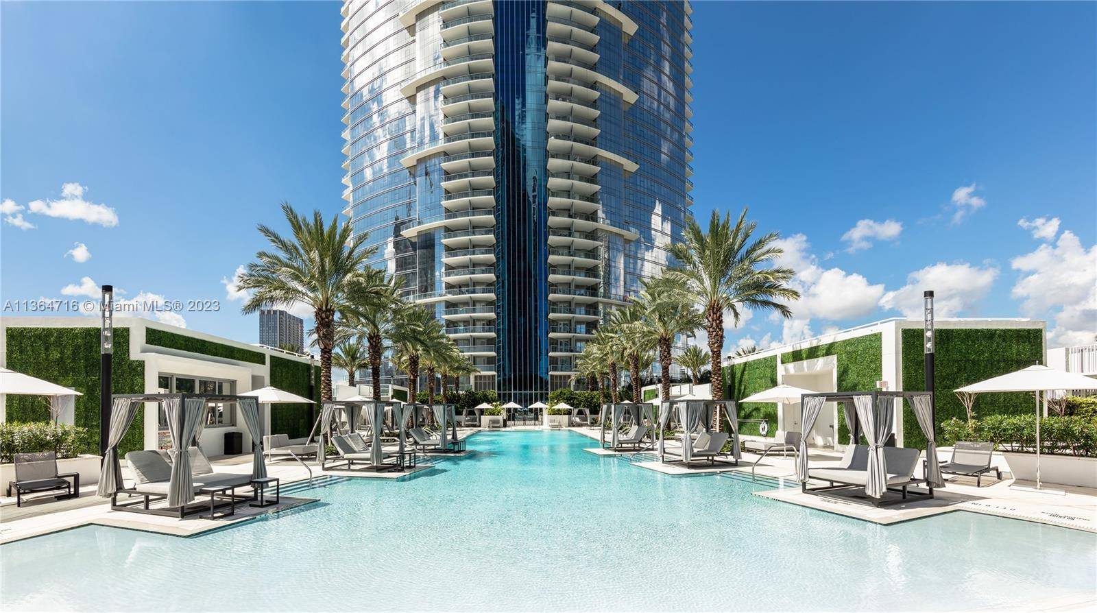 Resort Living with Breathtaking Views in the Heart of Miami !