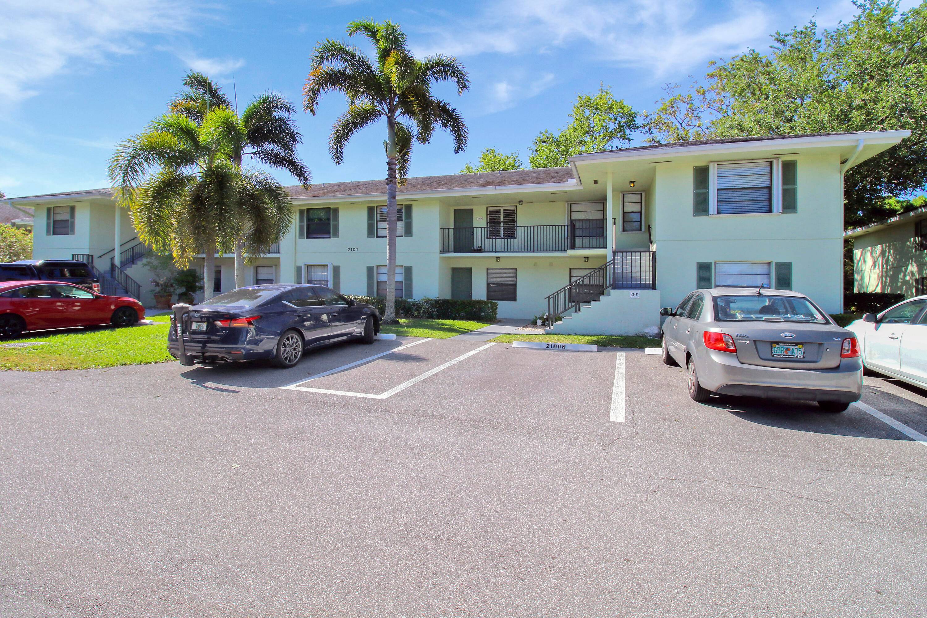 Discover your perfect blend of convenience and tranquility with this spacious FIRST floor 3 bedroom, 2 bathroom corner unit condo ideally situated near shopping centers, major highways such as 95 ...