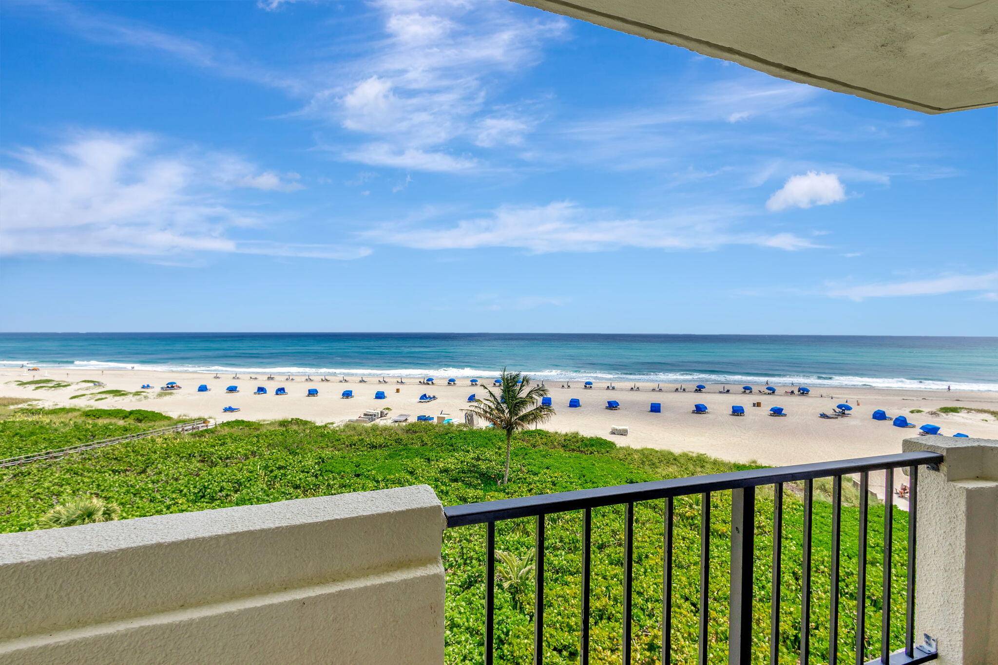 GORGEOUS OCEANFRONT CONDO on the 5th floor with DIRECT OCEAN VIEWS !