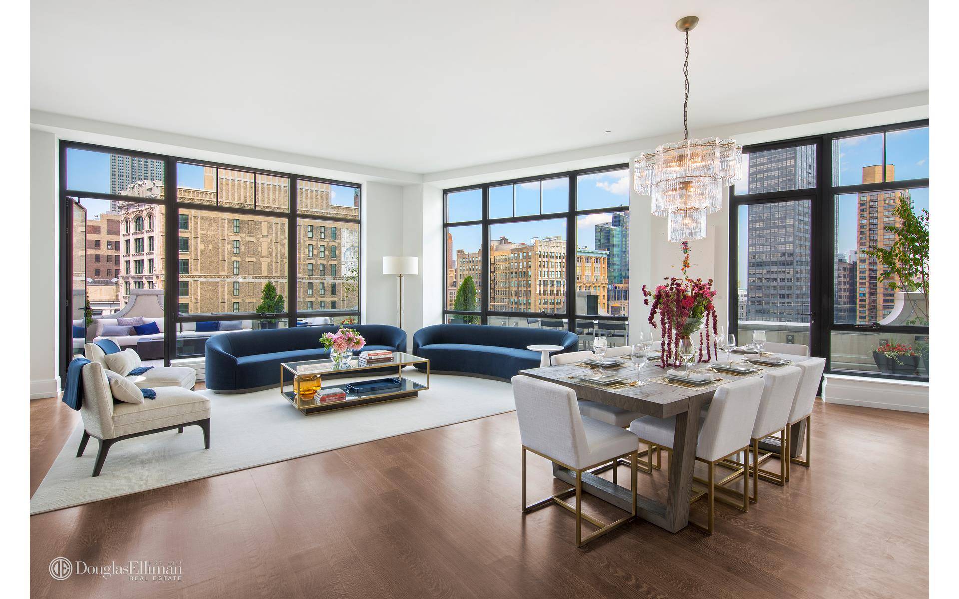 Dazzling 360 degree views provide a dramatic backdrop for this spectacular 2, 527 square foot 18th floor aerie at 10 Madison Square West, one of New York's most desirable addresses.