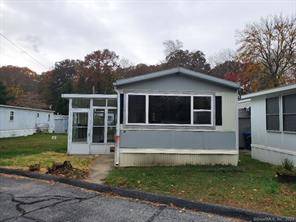 2 bedroom 1 bathroom mobile home located in 55 Brookside Mobile Home Park.