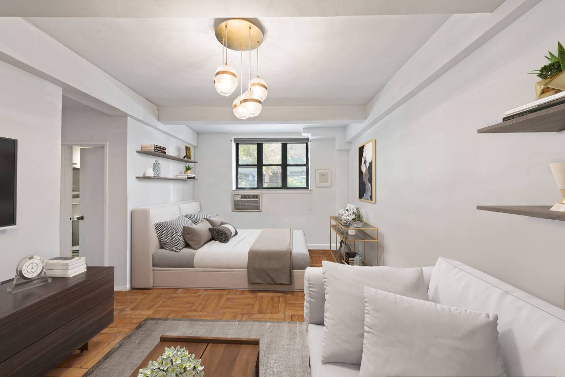 The GH Team is proud to offer this stunning starter studio in Kips Bay !