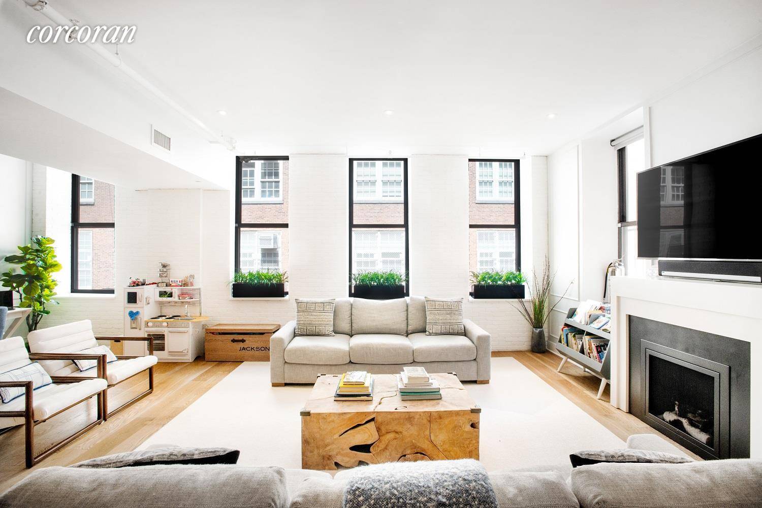 Located on Mulberry Street at the crossroads of Little Italy, Nolita and Soho, this beautifully renovated four bedroom, three and a half bathroom home wraps the north, west, and south ...