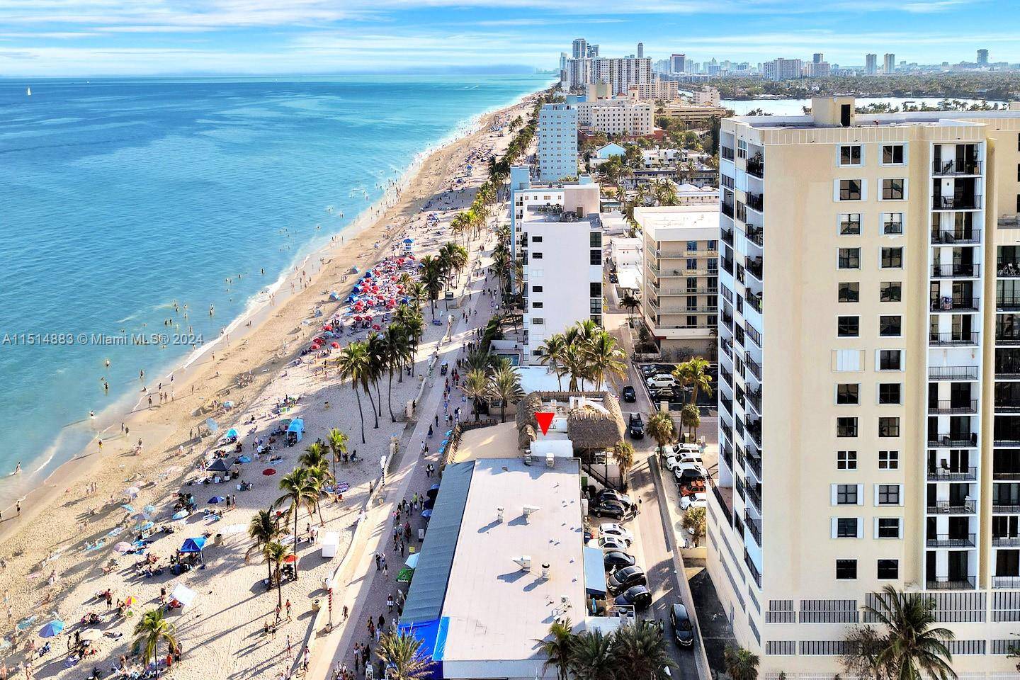 Beach Efficiency room, 3500 monthly, this is short term rental Monthly Weekly Welcome to our perfect Efficiency apartment with Sleeper Sofa located directly on the stunning Hollywood Beach and the ...