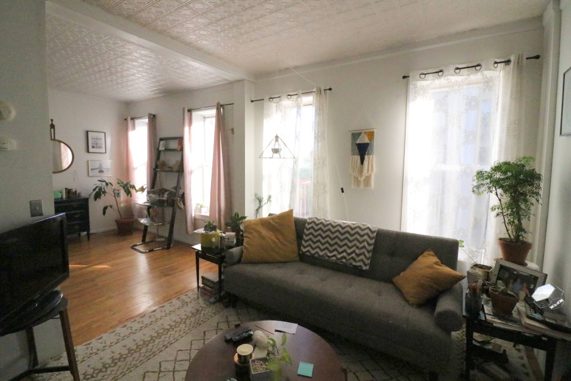 AMAZING true 1 bedroom home in the heart of Williamsburg prime, short walk from Bedford L and Lorimer L, super close to McCarren park !