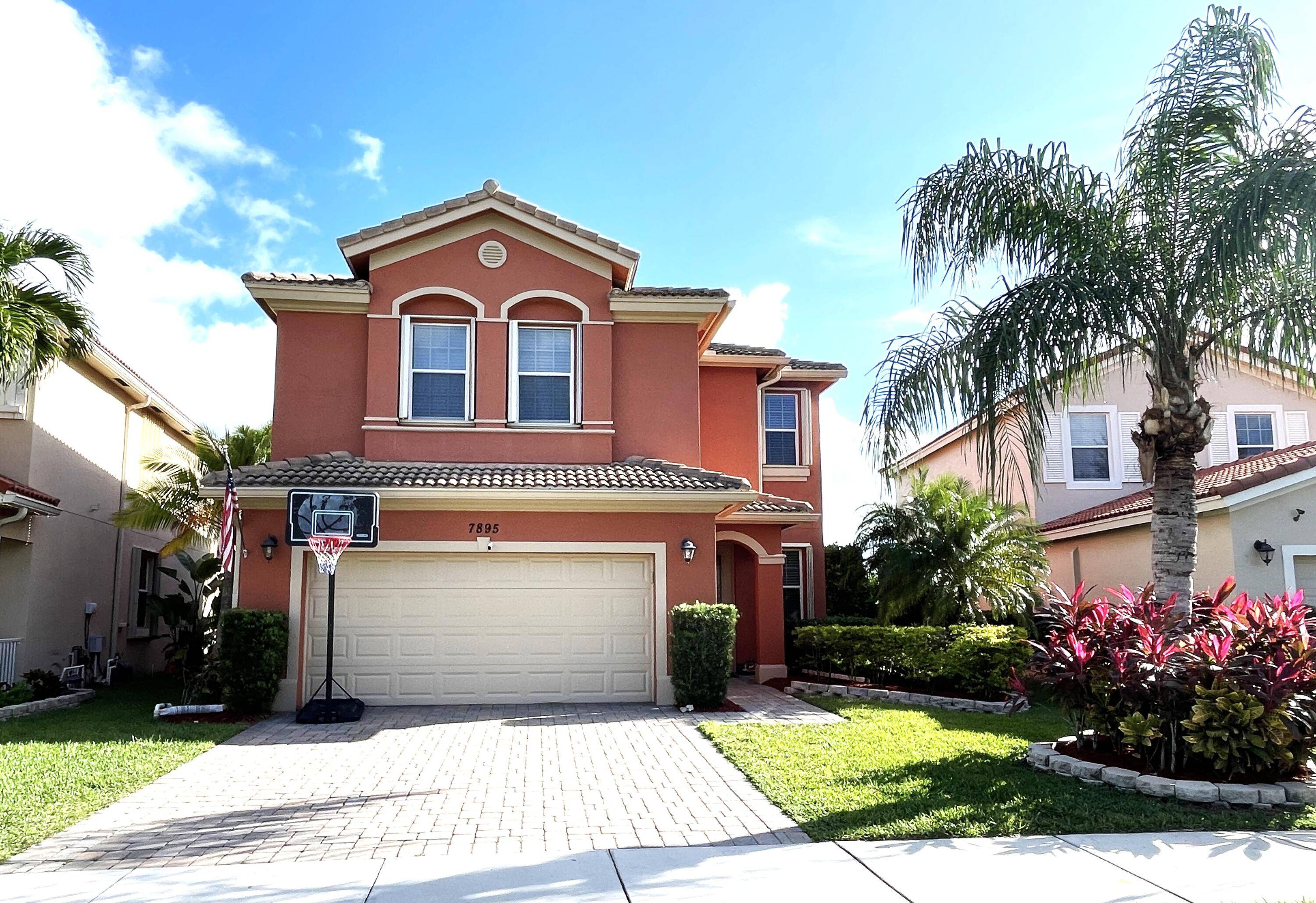 Beautiful 4 Beds 2. 5 Baths Two Story and fully screened Pool house in highly sought after ''The Oaks'' in Hobe Sound.