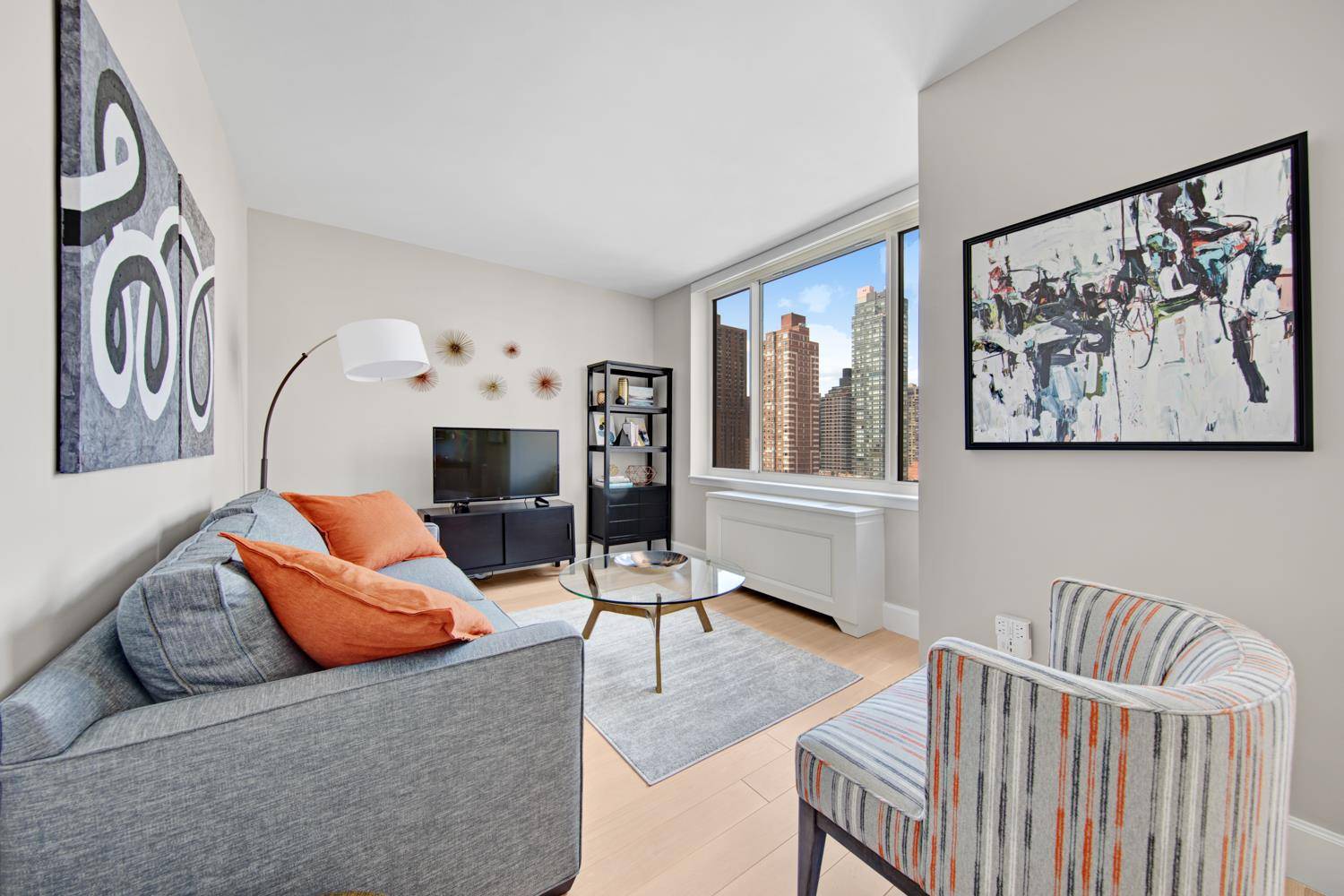 Recently Reduced ! Upper East Side's perfect pad, now available at the residences at 389, a beautifully maintained 1 bedroom, 1 bathroom with convertible alcove.