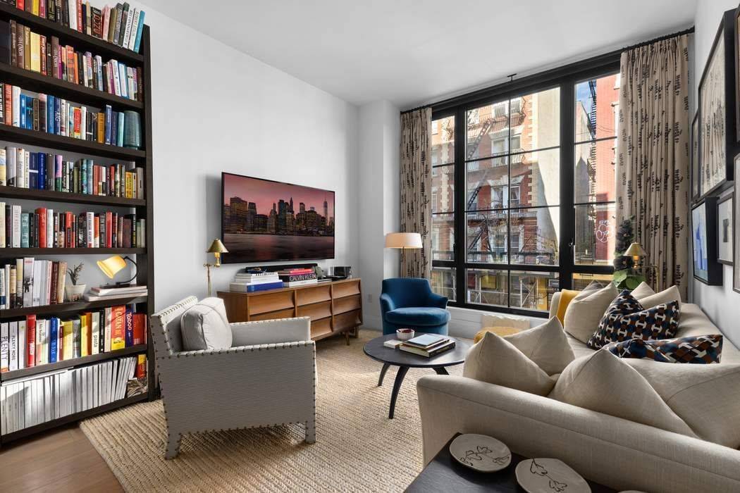 NEW TO MARKET AND PRICED TO SELL Introducing an extraordinary TRIPLE MINT one bedroom, one bathroom residence meticulously curated by the acclaimed designer Paris Forino, this sophisticated haven stands as ...