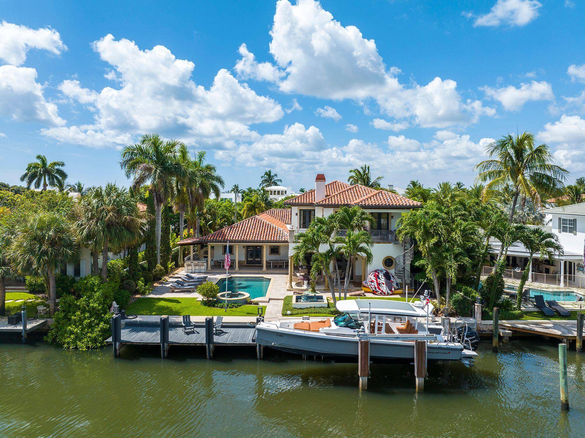 Magnificent waterfront oasis with ocean access, no fixed bridges and 80' dock.