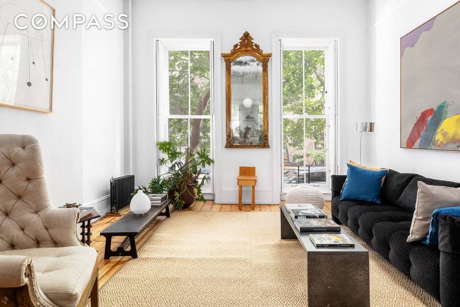 Classic and contemporary, this three unit, 4 story Boerum Hill townhouse embodies the spirit of Brooklyn townhouse living !