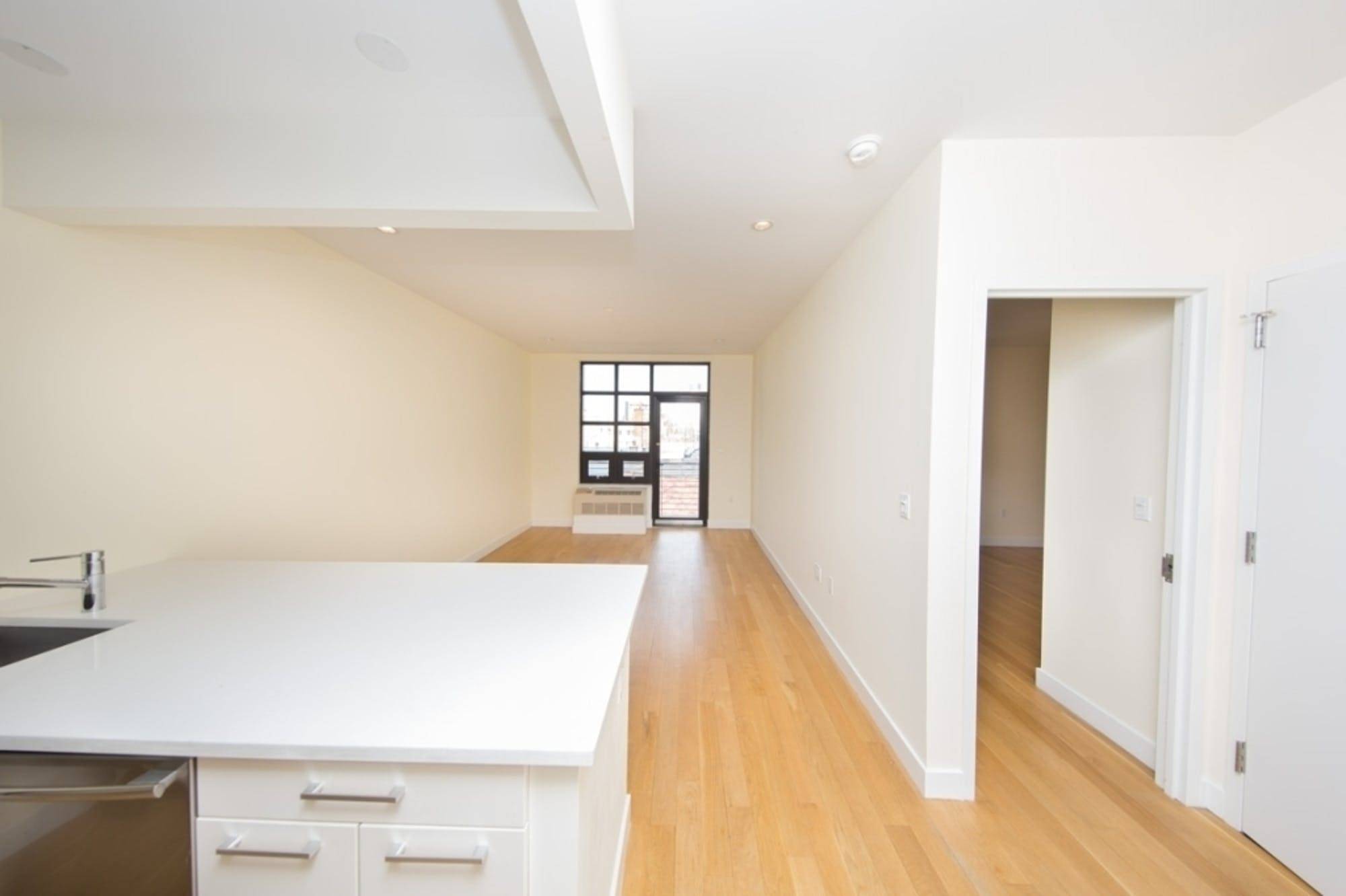Two Months Free 2979 net, 3575 gross Welcome to 65 N 6th Street Located in the beating heart of North Williamsburg, 65 N 6th is a warehouse inspired rental residence ...