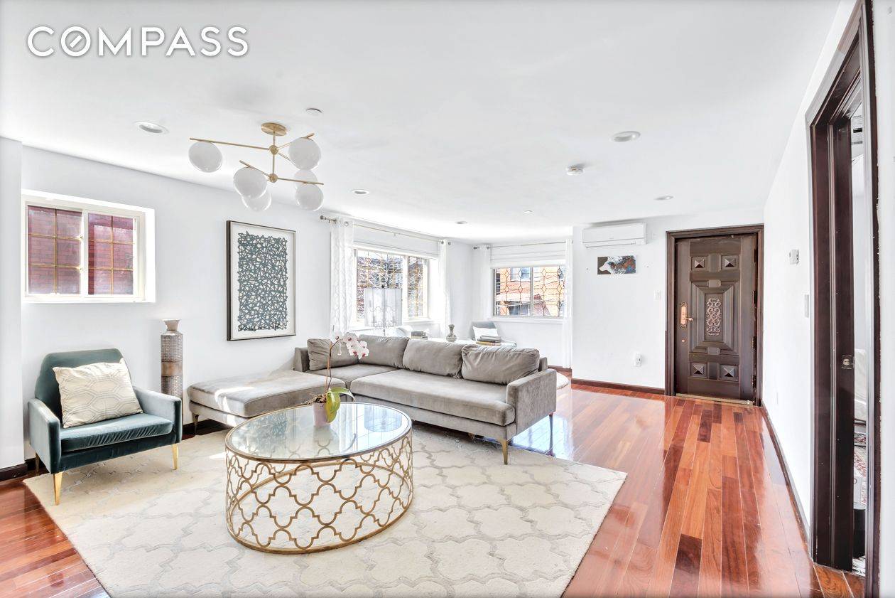 This 2400 sq. ft. full floor luxury unit feels like you're living in your very own townhouse.