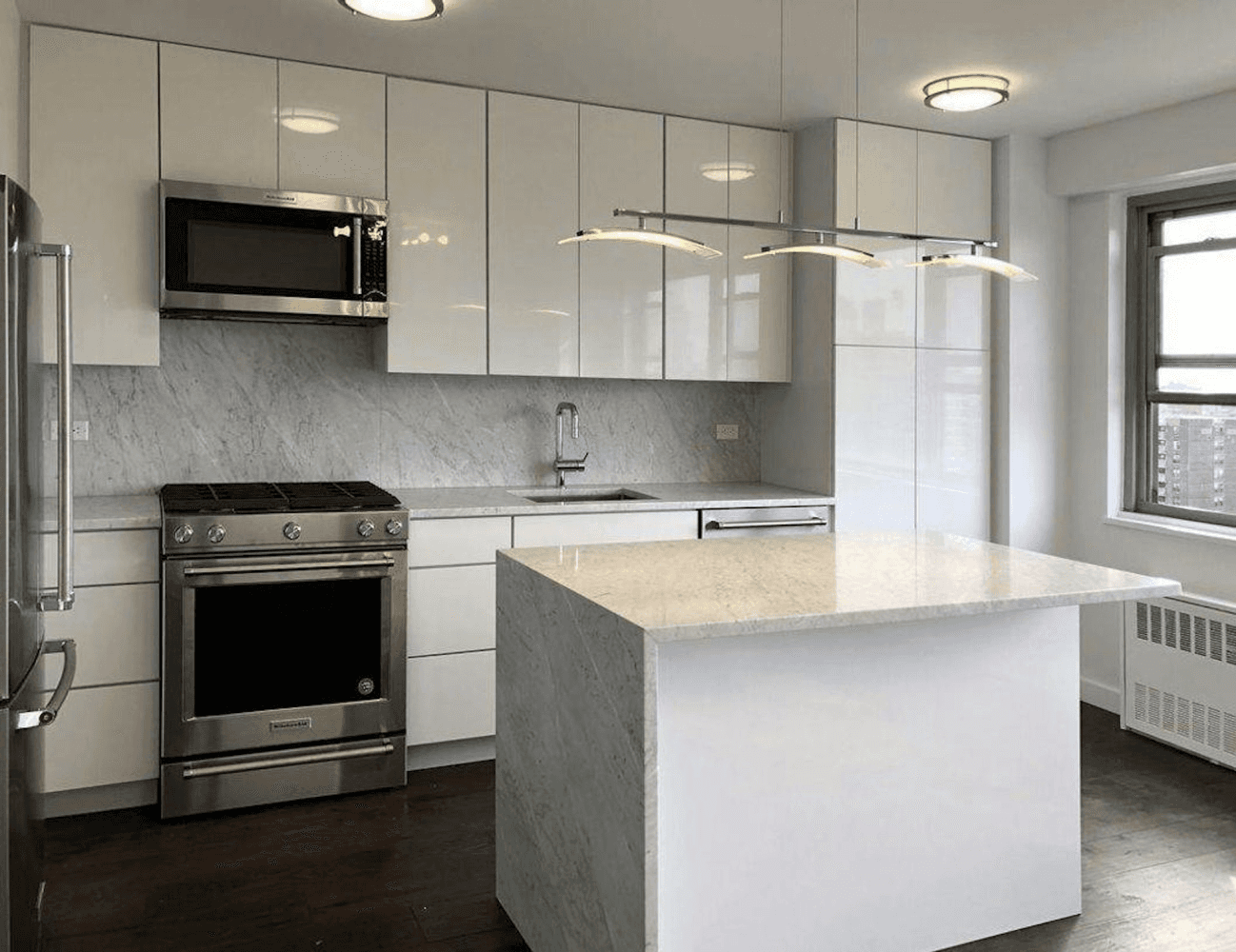 This Beautiful Apartment is located on the corner of 93rd and Columbus, this full service luxury building features a fitness center, on site parking garage, landscaped terrace deck, playroom, laundry ...