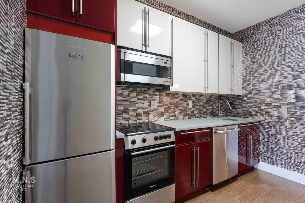 Beautiful Four Bedroom Apartment Now Available in Clinton Hill No Fee !